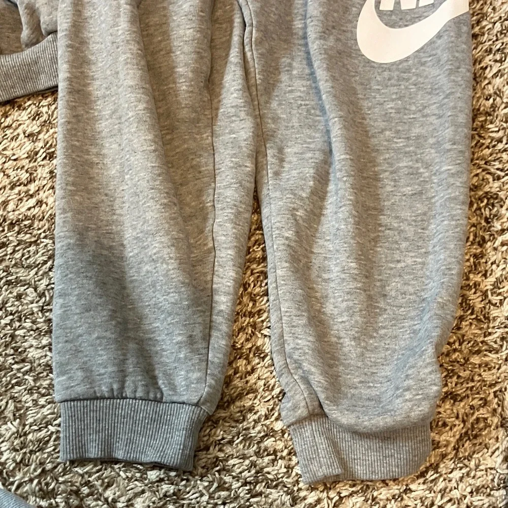 Nike Kids Gray Sweatpants - Picture 3 of 12